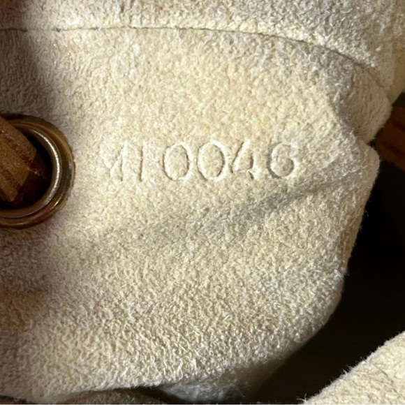 Authentic Louis Vuitton Monogram Mini Lin Pochette Cancun Crossbody Pouch - Picture 10 of 13